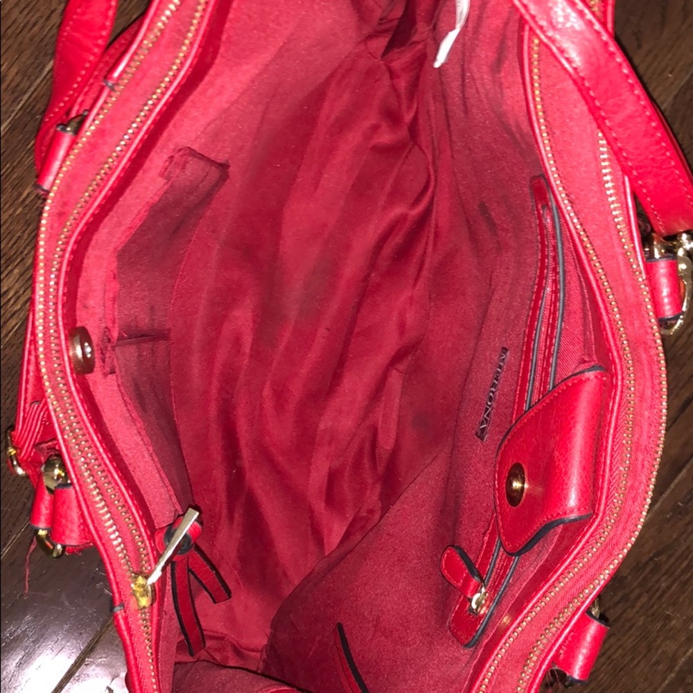 Red bag - Picture 3 of 3